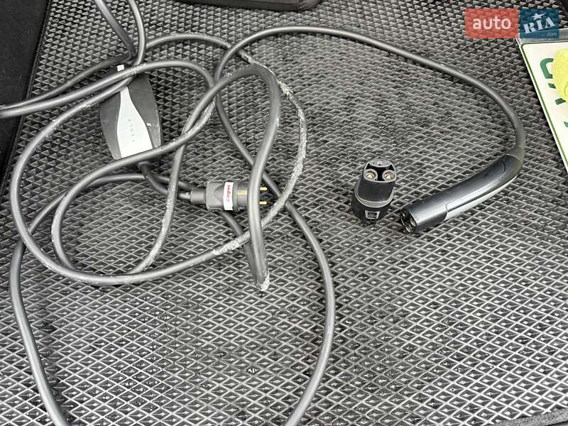 Внедорожник / Кроссовер Tesla Model Y 2021 в Киеве