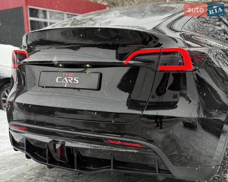 Внедорожник / Кроссовер Tesla Model Y 2021 в Киеве