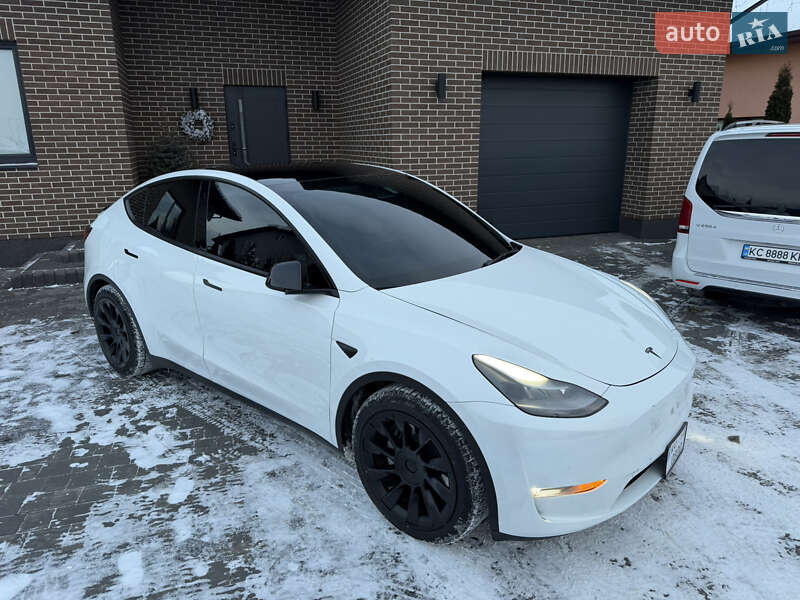 Внедорожник / Кроссовер Tesla Model Y 2021 в Луцке