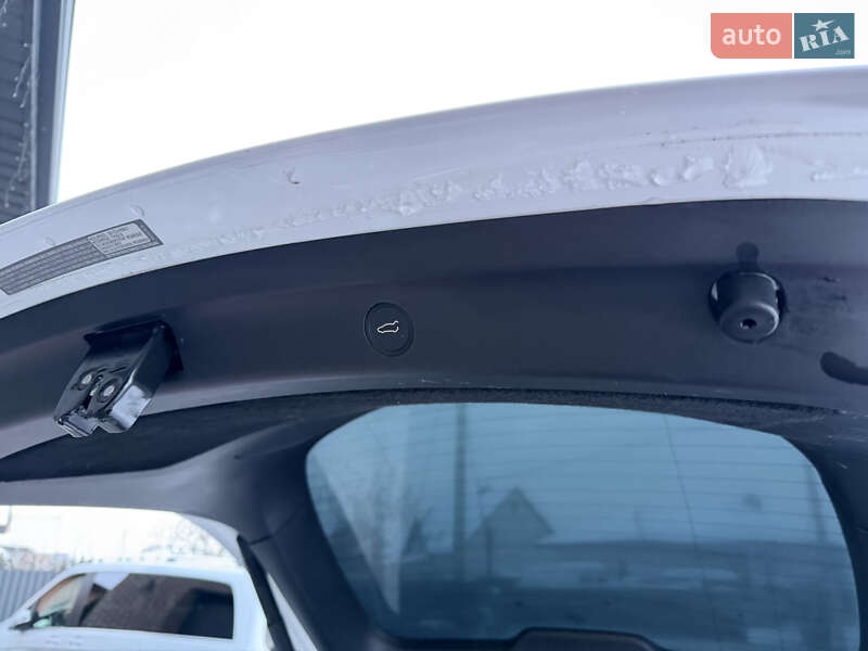 Внедорожник / Кроссовер Tesla Model Y 2021 в Луцке