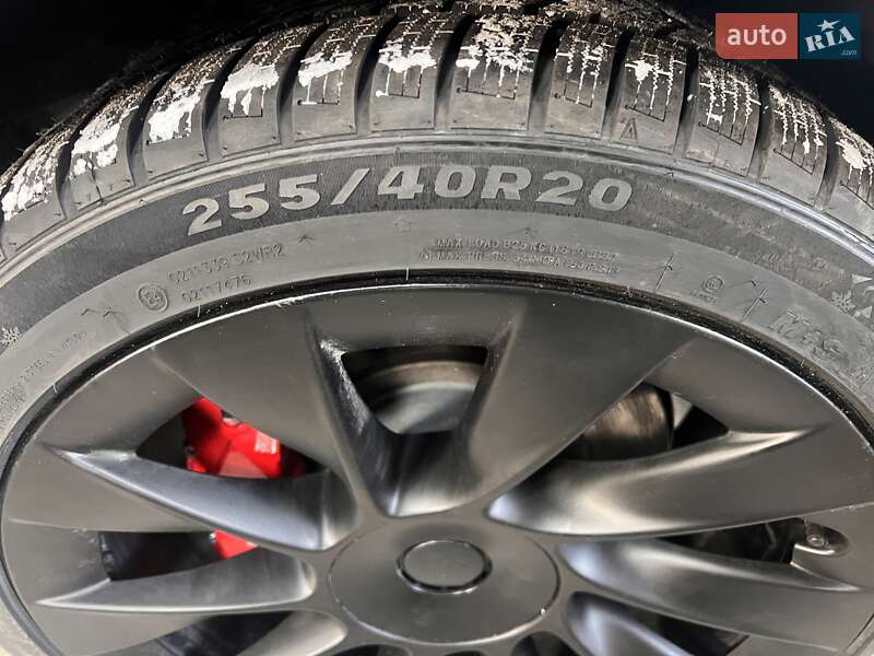 Позашляховик / Кросовер Tesla Model Y 2024 в Києві