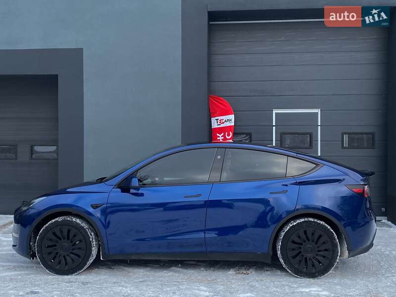 Внедорожник / Кроссовер Tesla Model Y 2024 в Киеве