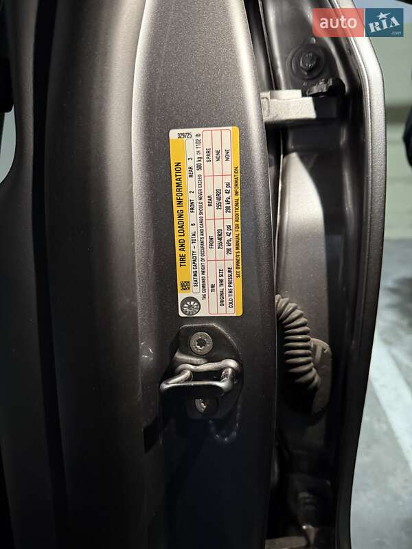 Внедорожник / Кроссовер Tesla Model Y 2025 в Киеве