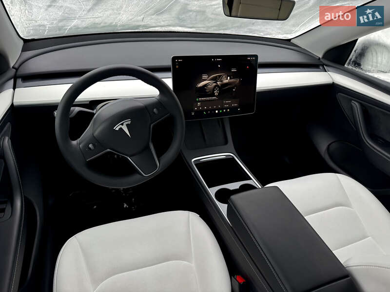 Внедорожник / Кроссовер Tesla Model Y 2023 в Ровно