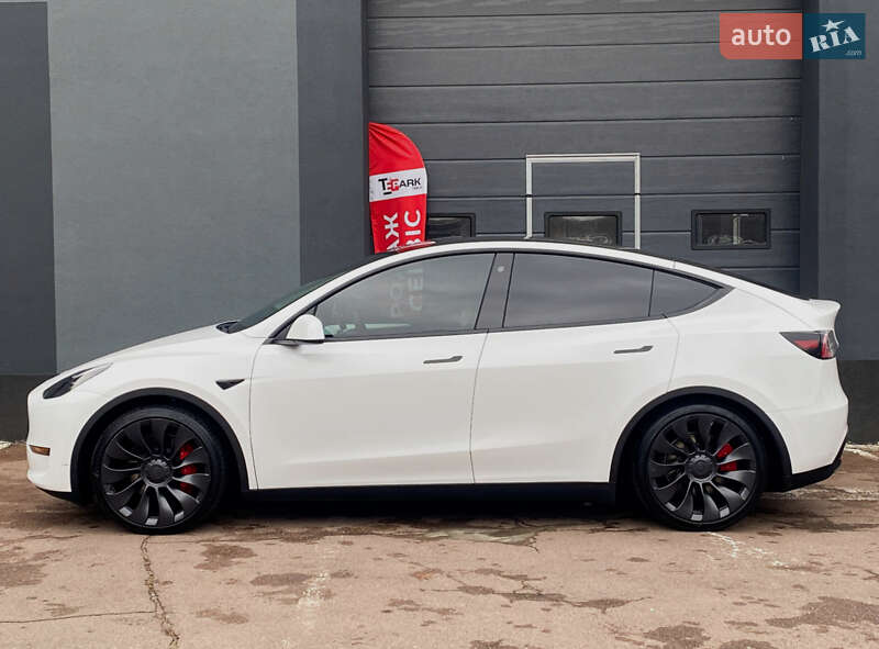 Внедорожник / Кроссовер Tesla Model Y 2021 в Днепре