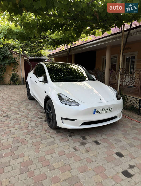 Tesla Model Y 2021