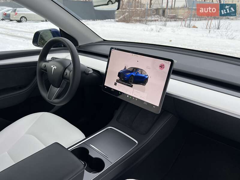 Внедорожник / Кроссовер Tesla Model Y 2025 в Богуславе
