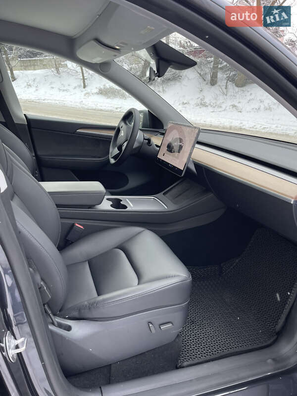 Внедорожник / Кроссовер Tesla Model Y 2024 в Фастове