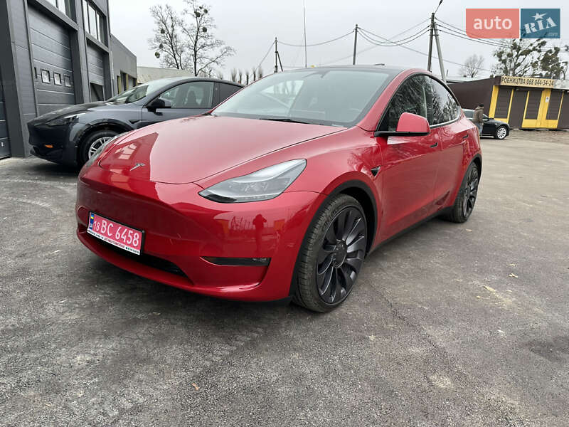 Внедорожник / Кроссовер Tesla Model Y 2023 в Киеве