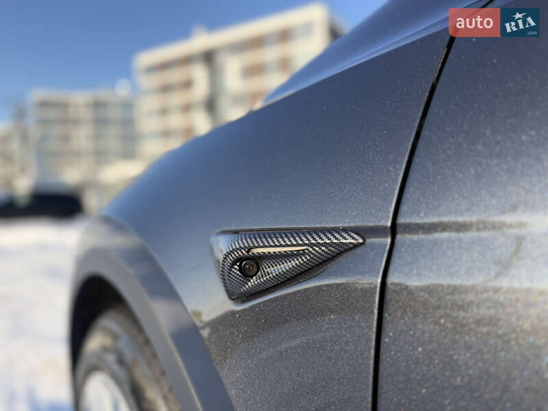 Внедорожник / Кроссовер Tesla Model Y 2024 в Львове