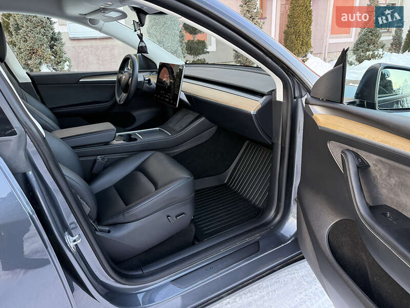 Внедорожник / Кроссовер Tesla Model Y 2022 в Стрые