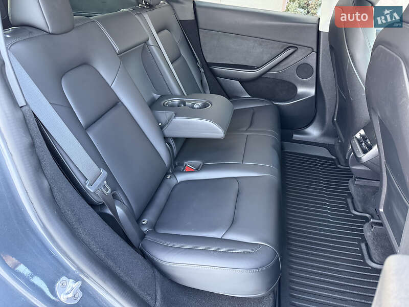 Внедорожник / Кроссовер Tesla Model Y 2022 в Стрые