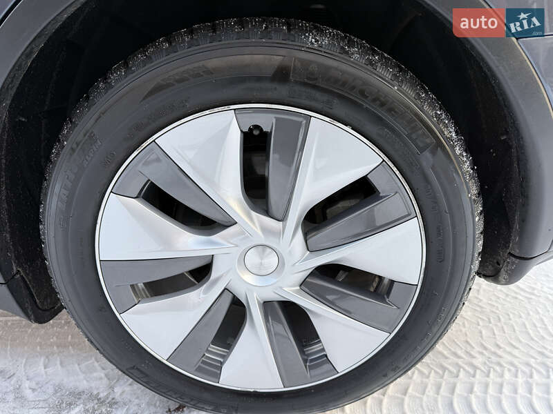 Внедорожник / Кроссовер Tesla Model Y 2022 в Стрые