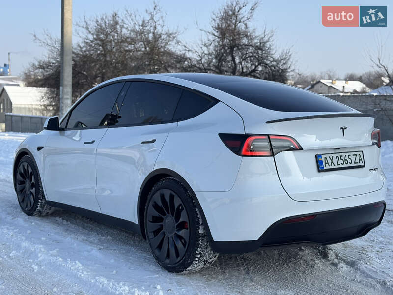 Позашляховик / Кросовер Tesla Model Y 2023 в Харкові