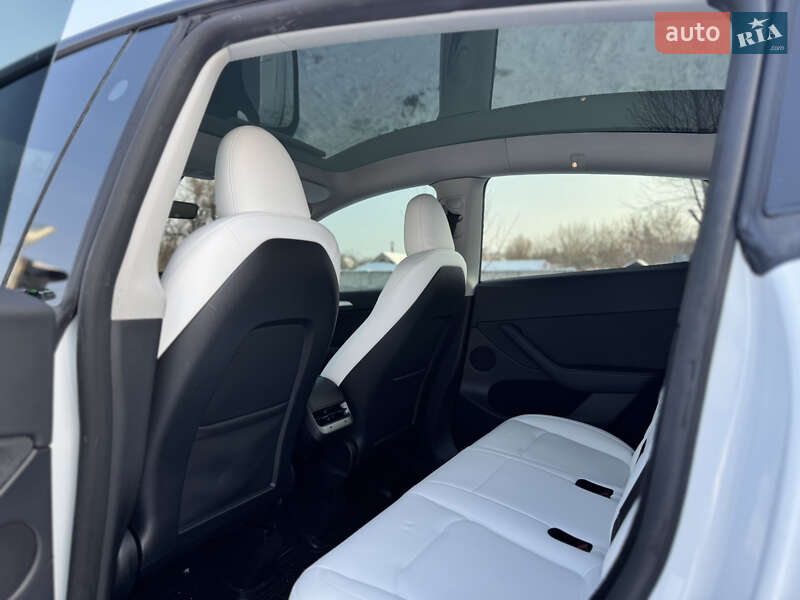 Позашляховик / Кросовер Tesla Model Y 2023 в Харкові