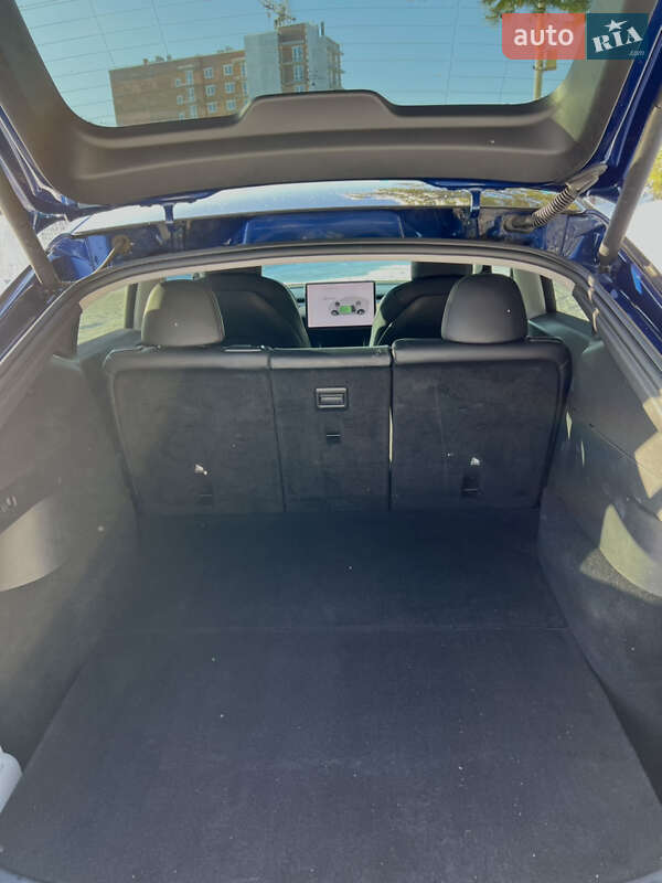 Позашляховик / Кросовер Tesla Model Y 2021 в Обухові