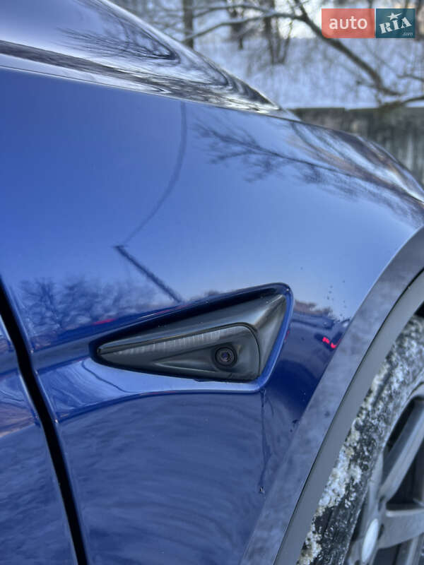 Позашляховик / Кросовер Tesla Model Y 2021 в Обухові