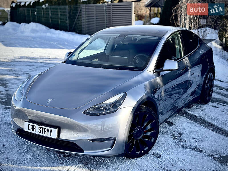 Внедорожник / Кроссовер Tesla Model Y 2023 в Стрые