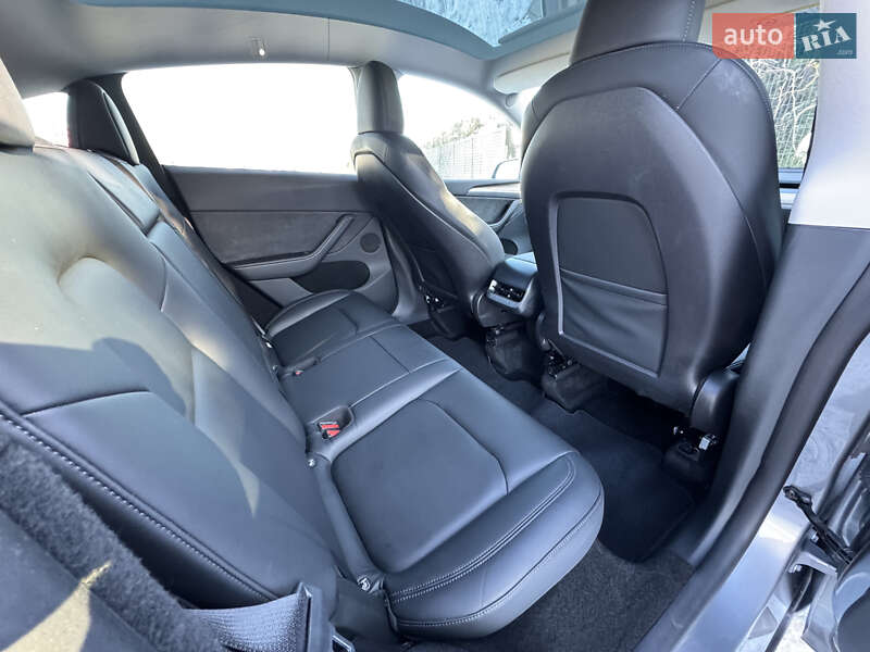 Внедорожник / Кроссовер Tesla Model Y 2023 в Стрые