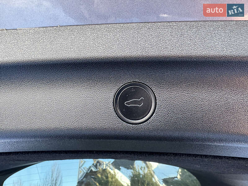 Внедорожник / Кроссовер Tesla Model Y 2023 в Стрые