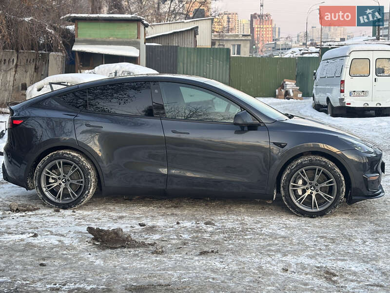 Внедорожник / Кроссовер Tesla Model Y 2024 в Киеве