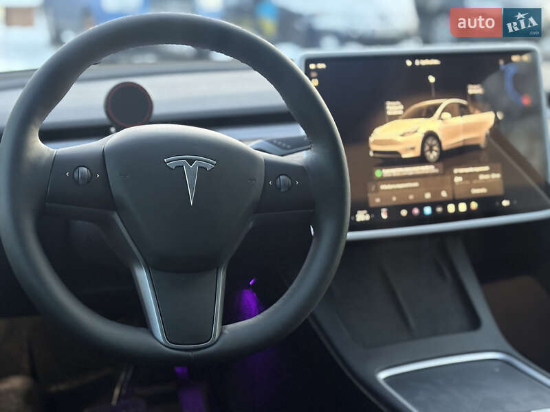 Внедорожник / Кроссовер Tesla Model Y 2024 в Киеве