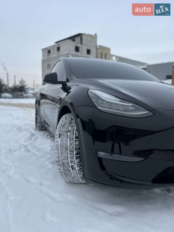 Внедорожник / Кроссовер Tesla Model Y 2021 в Ивано-Франковске