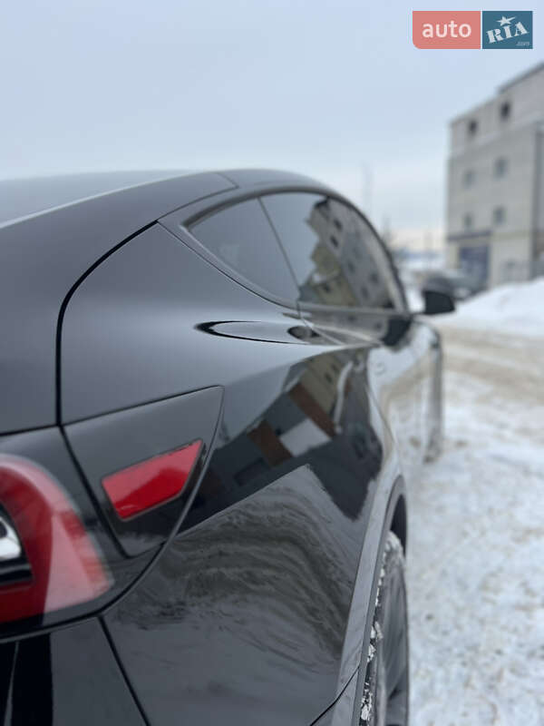 Внедорожник / Кроссовер Tesla Model Y 2021 в Ивано-Франковске