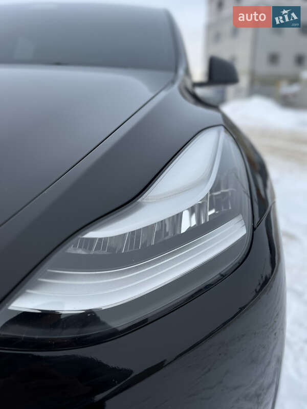 Внедорожник / Кроссовер Tesla Model Y 2021 в Ивано-Франковске