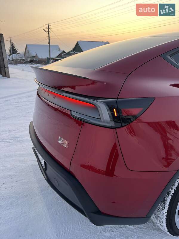 Внедорожник / Кроссовер Tesla Model Y 2025 в Харькове