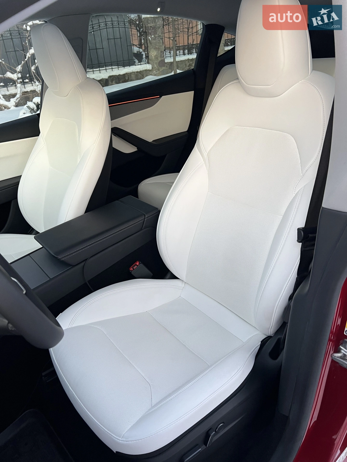 2025 Tesla Model Y - мініатюра 25