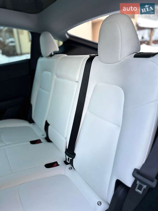 Позашляховик / Кросовер Tesla Model Y 2024 в Тячеві