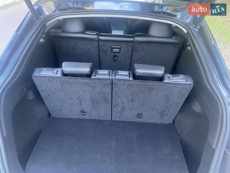 Позашляховик / Кросовер Tesla Model Y 2023 в Києві фото 8 Позашляховик / Кросовер Tesla Model Y 2023 в Києві