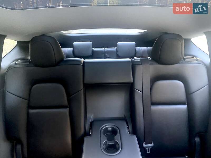 Позашляховик / Кросовер Tesla Model Y 2023 в Києві фото 14 Позашляховик / Кросовер Tesla Model Y 2023 в Києві
