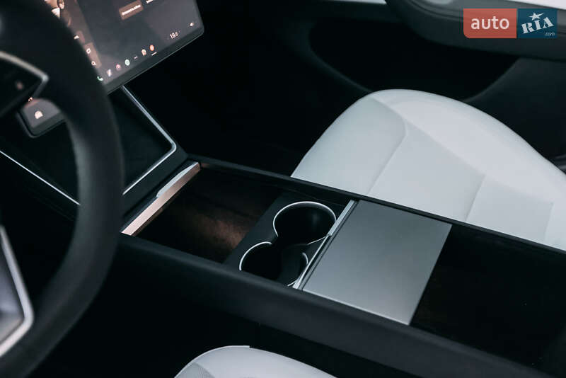 Внедорожник / Кроссовер Tesla Model Y 2025 в Киеве фото 26 Внедорожник / Кроссовер Tesla Model Y 2025 в Киеве