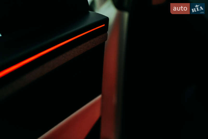 Внедорожник / Кроссовер Tesla Model Y 2025 в Киеве фото 44 Внедорожник / Кроссовер Tesla Model Y 2025 в Киеве