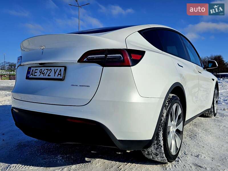 Позашляховик / Кросовер Tesla Model Y 2023 в Дніпрі