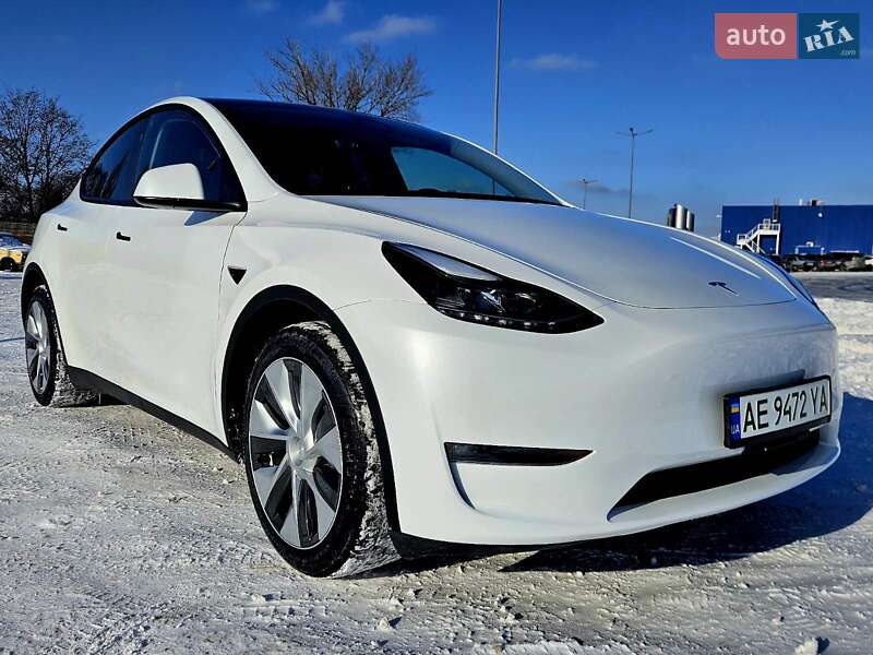 Позашляховик / Кросовер Tesla Model Y 2023 в Дніпрі