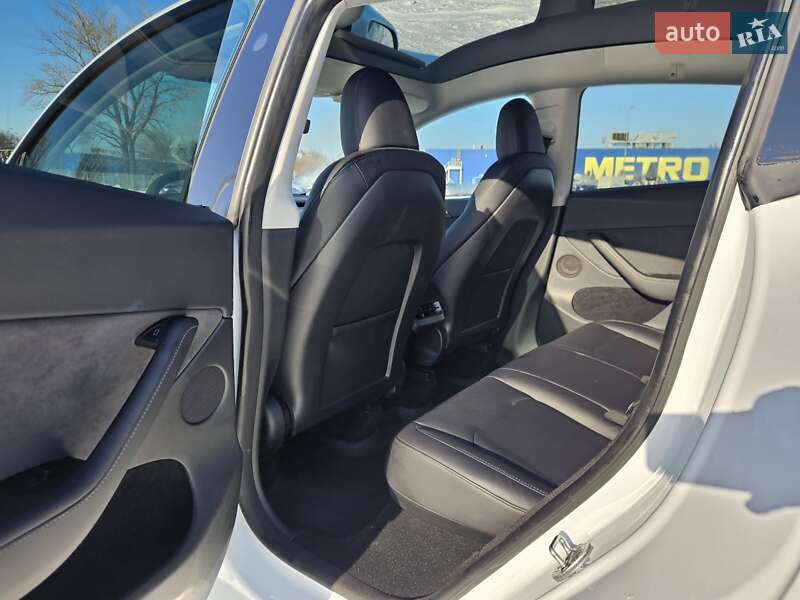 Позашляховик / Кросовер Tesla Model Y 2023 в Дніпрі