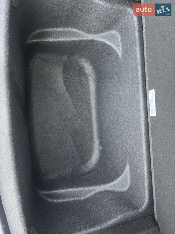 Позашляховик / Кросовер Tesla Model Y 2023 в Луцьку