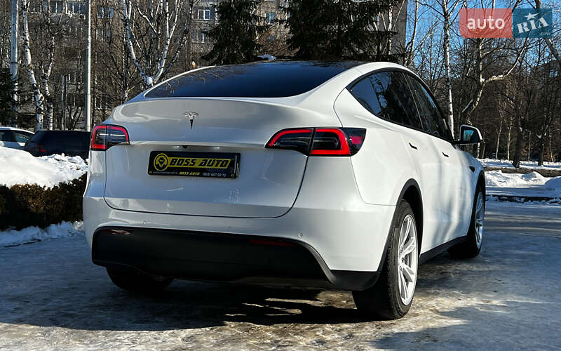 Позашляховик / Кросовер Tesla Model Y 2022 в Львові