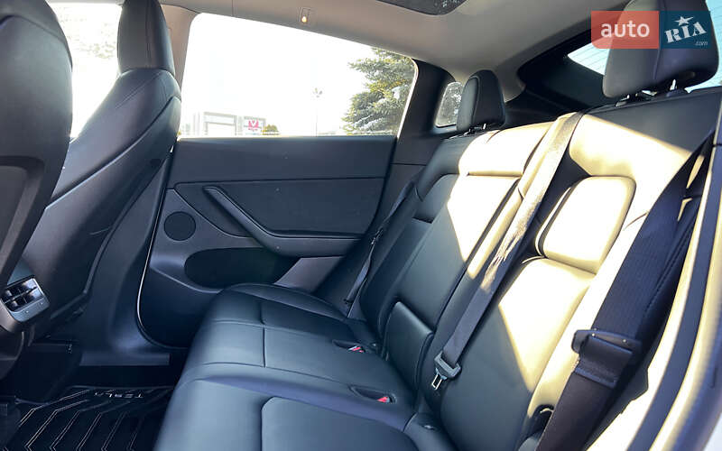 Позашляховик / Кросовер Tesla Model Y 2022 в Львові