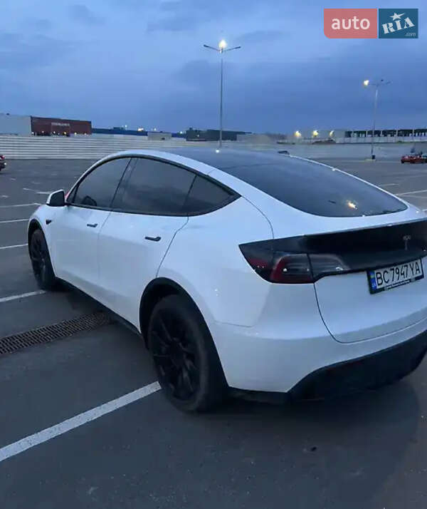 Внедорожник / Кроссовер Tesla Model Y 2022 в Ивано-Франковске
