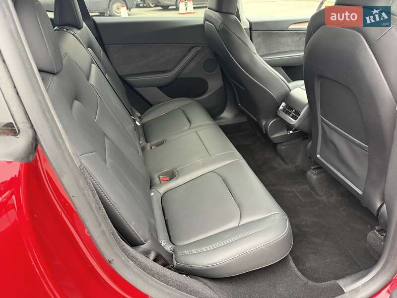 Внедорожник / Кроссовер Tesla Model Y 2024 в Киеве