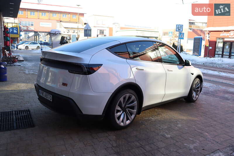 Внедорожник / Кроссовер Tesla Model Y 2025 в Львове фото 3 Внедорожник / Кроссовер Tesla Model Y 2025 в Львове