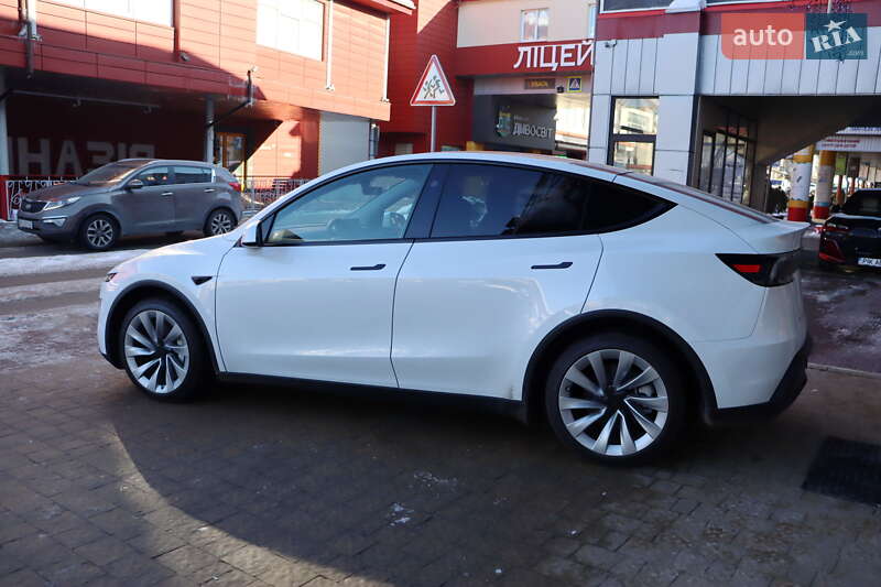 Внедорожник / Кроссовер Tesla Model Y 2025 в Львове фото 7 Внедорожник / Кроссовер Tesla Model Y 2025 в Львове