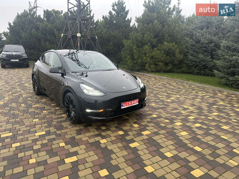 Позашляховик / Кросовер Tesla Model Y 2024 в Дніпрі