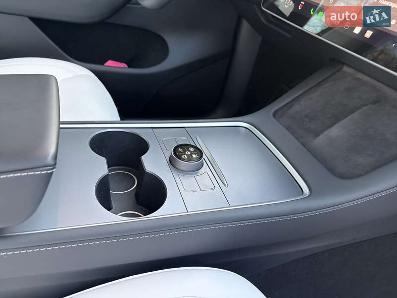 Позашляховик / Кросовер Tesla Model Y 2023 в Києві фото 7 Позашляховик / Кросовер Tesla Model Y 2023 в Києві