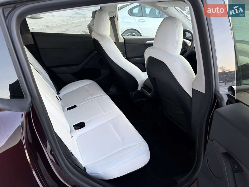 Позашляховик / Кросовер Tesla Model Y 2023 в Києві фото 8 Позашляховик / Кросовер Tesla Model Y 2023 в Києві