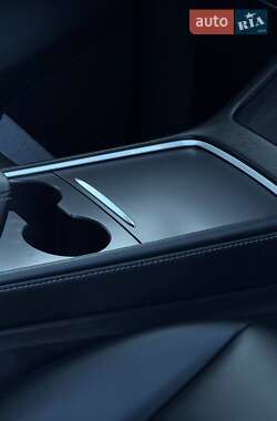 Внедорожник / Кроссовер Tesla Model Y 2024 в Черновцах
